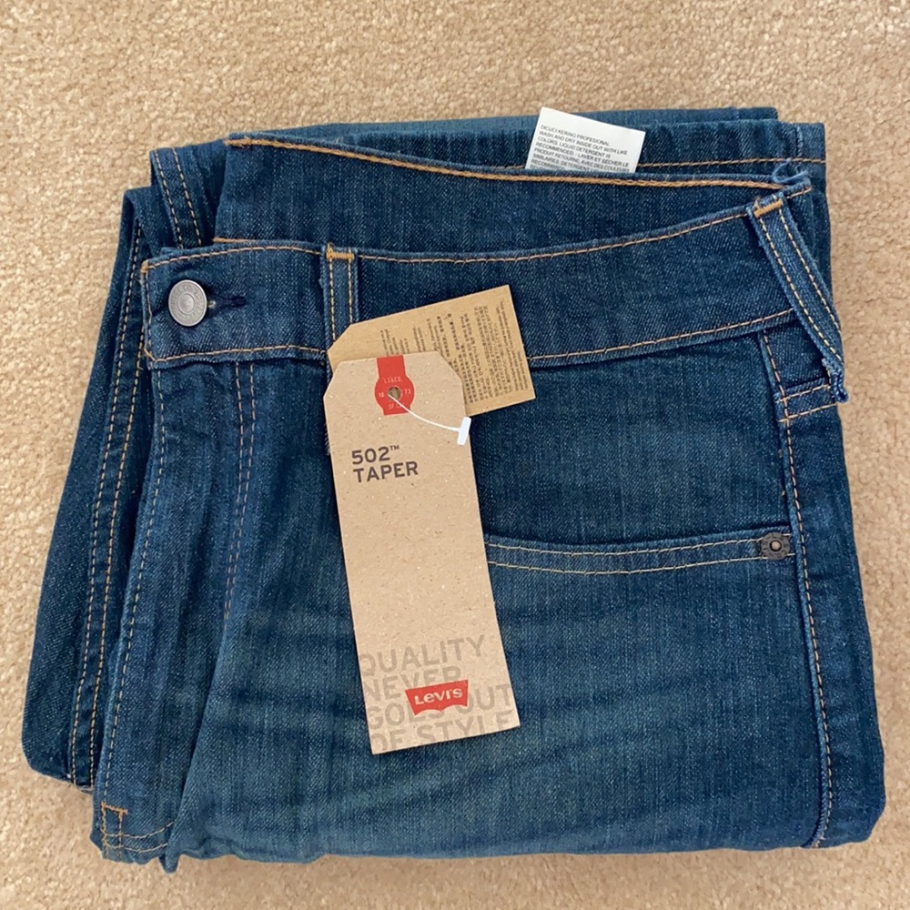 NWT- 502 Taper Men’s Jeans